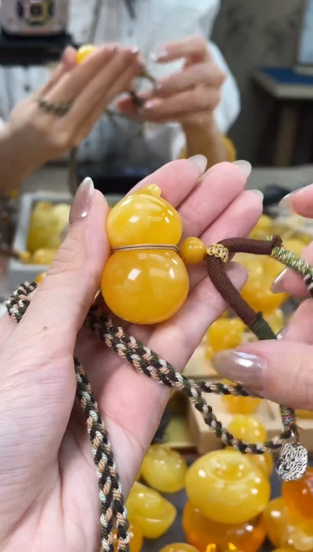 裸石琥珀未镶嵌J111