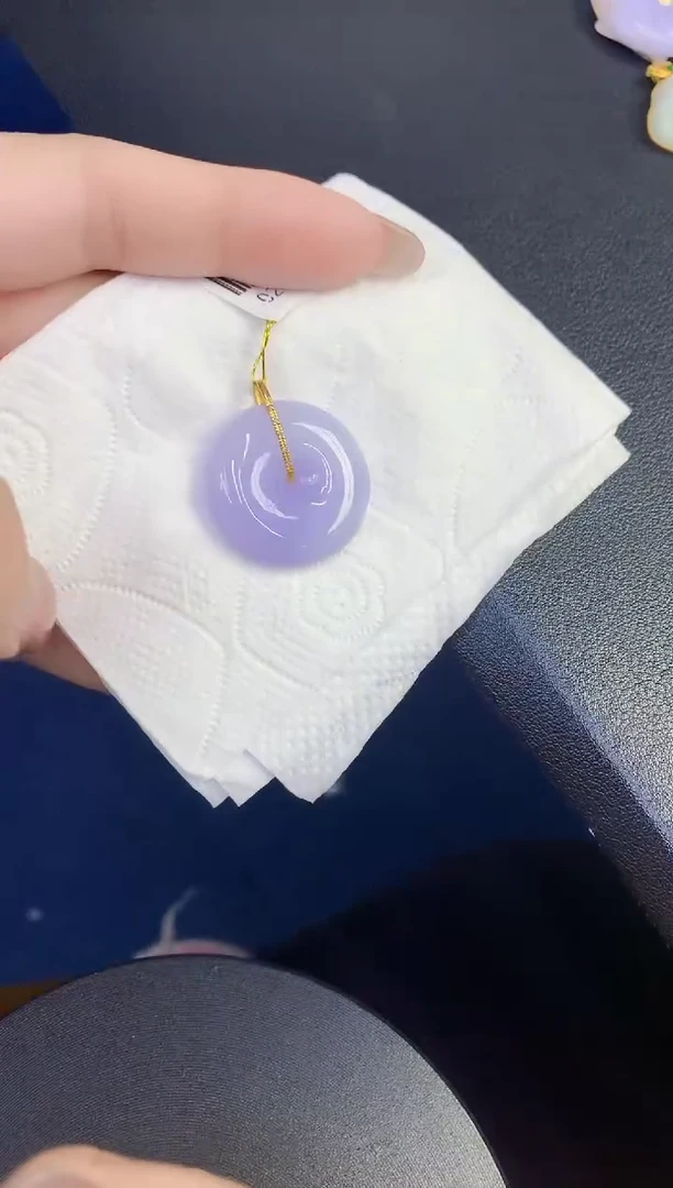 颈饰18K金镶嵌翡翠缅甸天然翡翠A货