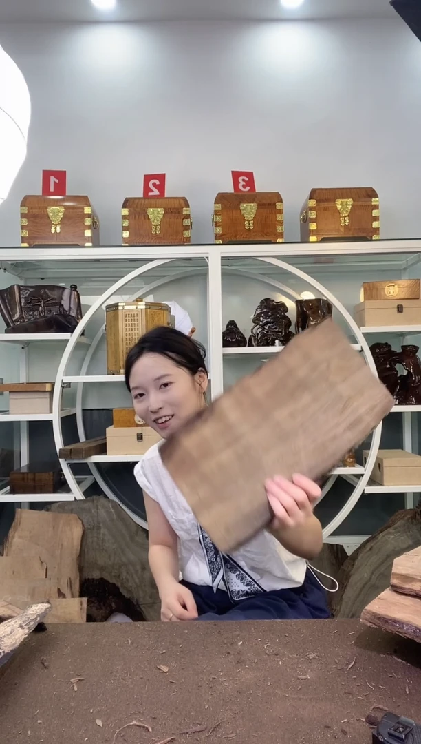 看*金丝楠木原料木材