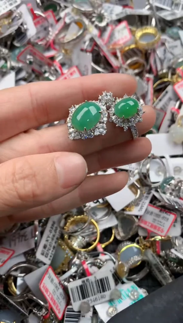 银S925镶嵌戒指翡翠9999         1