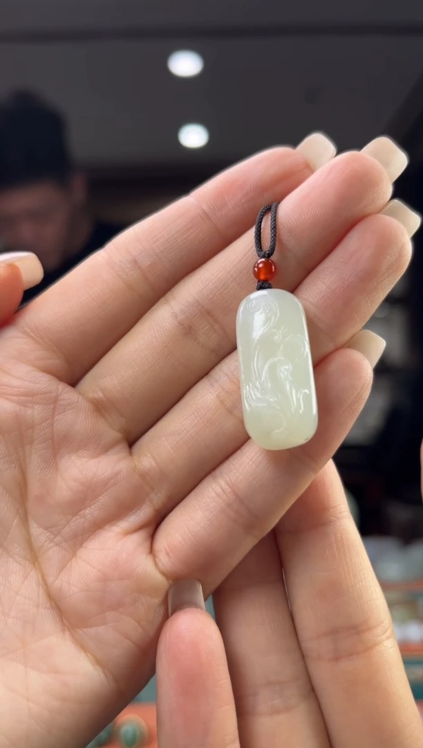 和田玉未镶嵌颈饰1