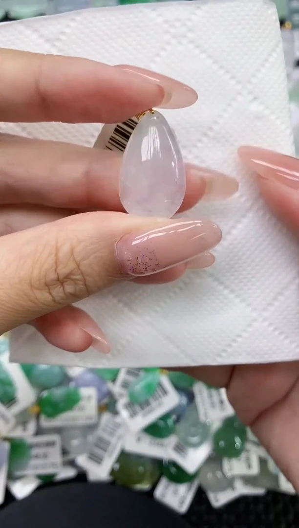 颈饰18K金镶嵌翡翠1111111111