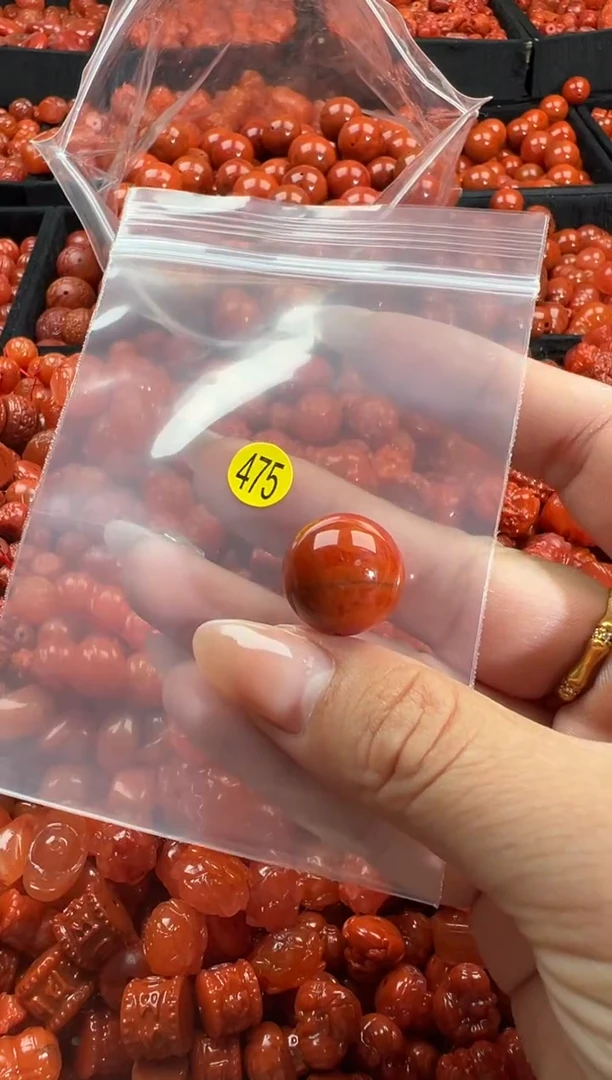 颈饰未镶嵌南红玛瑙1