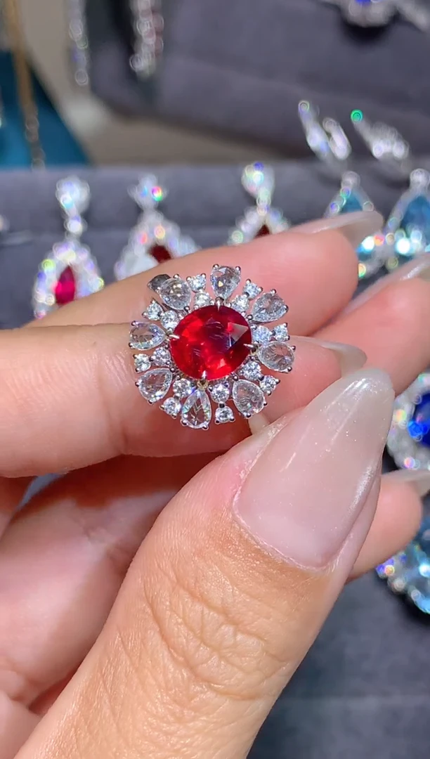 红宝石戒指18K金镶嵌1.26CT