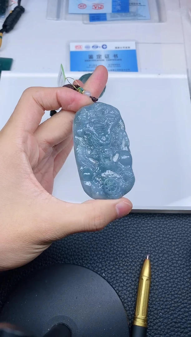 颈饰未镶嵌翡翠