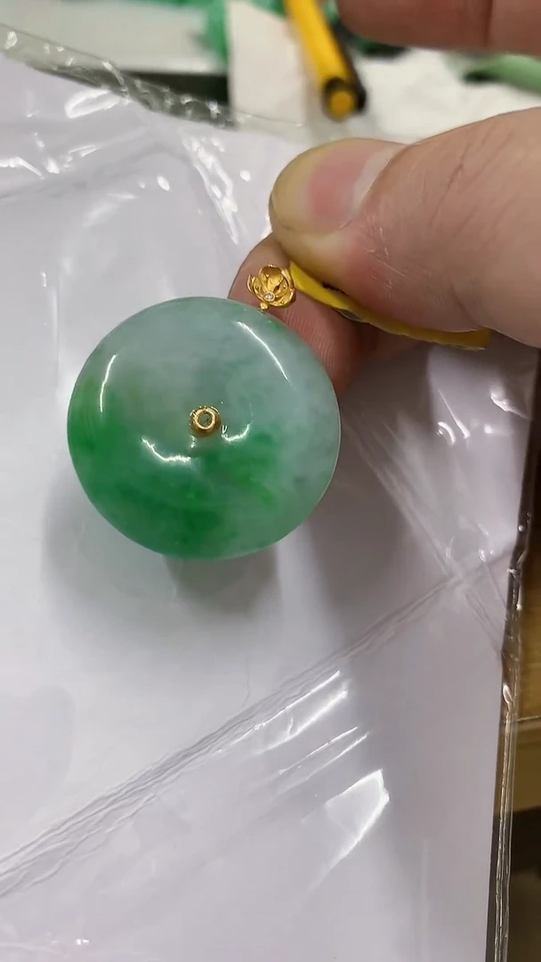 翡翠18K金镶嵌吊坠(不含链)挂件