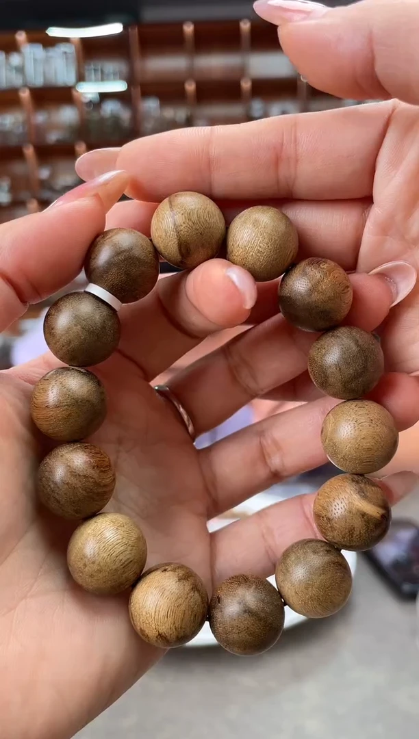 【闪购商品】沉香手串100号柬埔寨多样性发一份