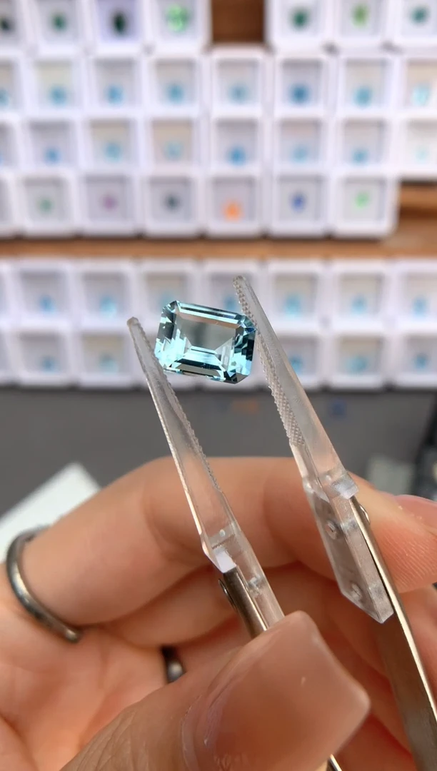 未镶嵌裸石定制海蓝宝石2.05ct 03090 圣玛