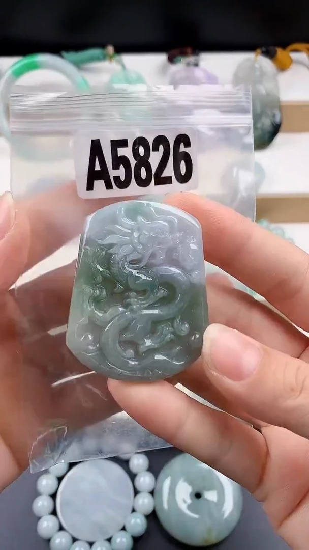 颈饰未镶嵌翡翠天然翡翠吊坠挂件