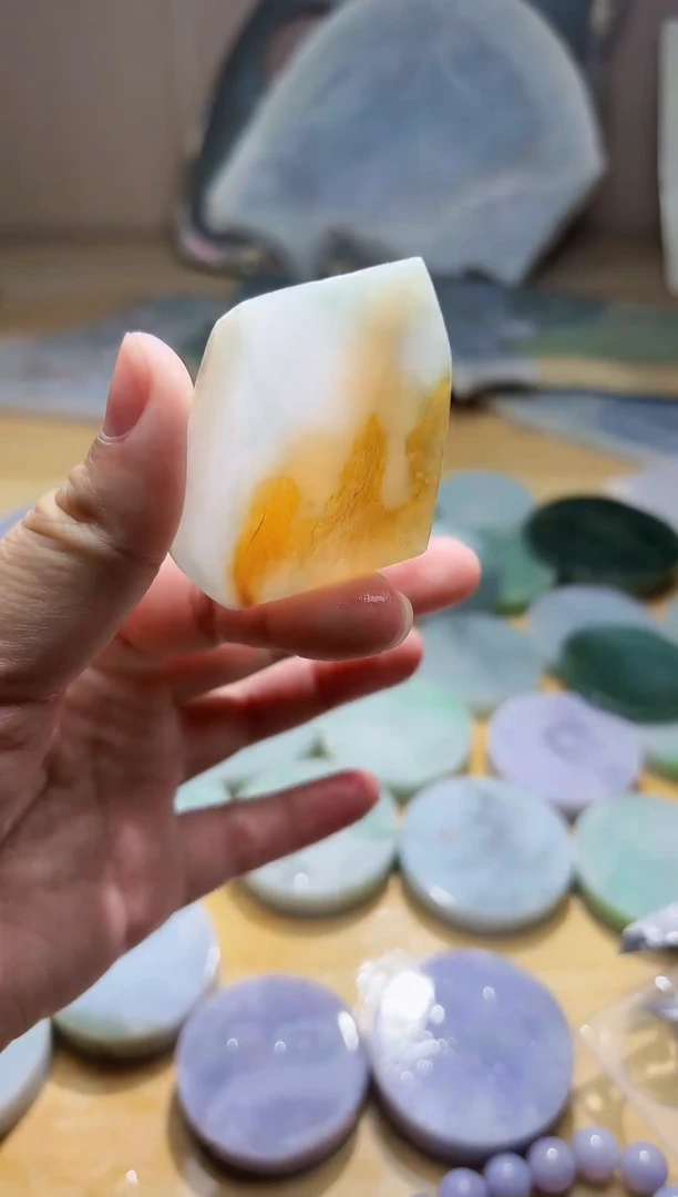 翡翠未镶嵌颈饰翡翠A货 姜谭388