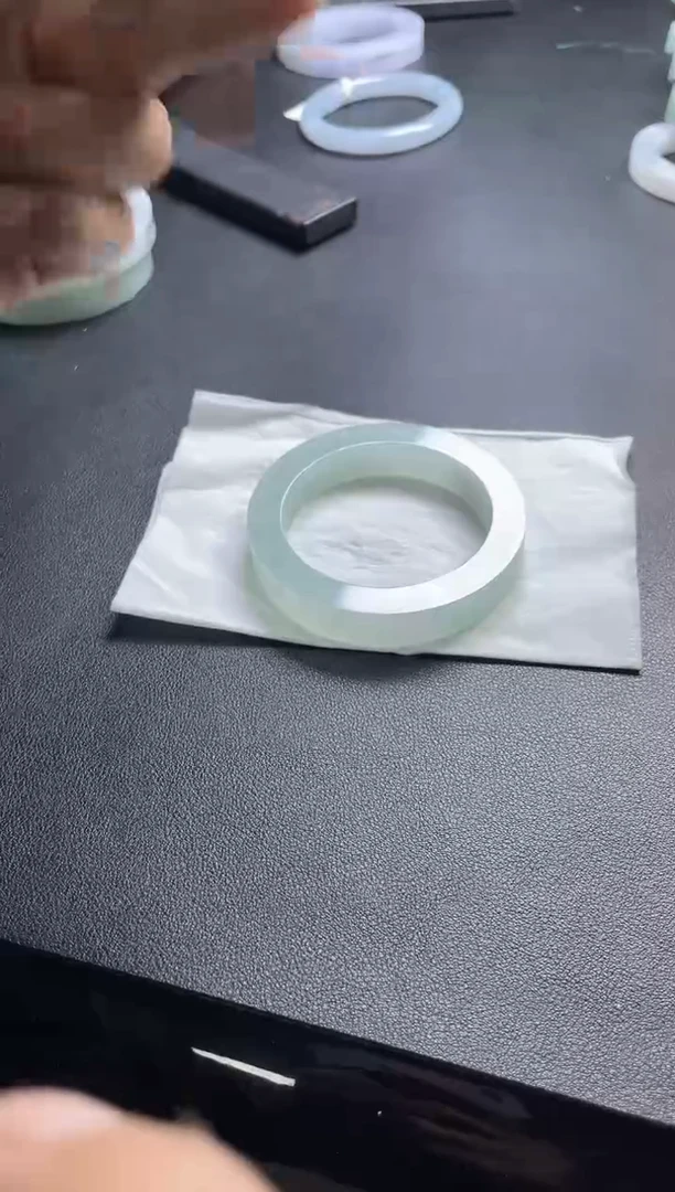未镶嵌毛胚定制翡翠暴***斤发一件