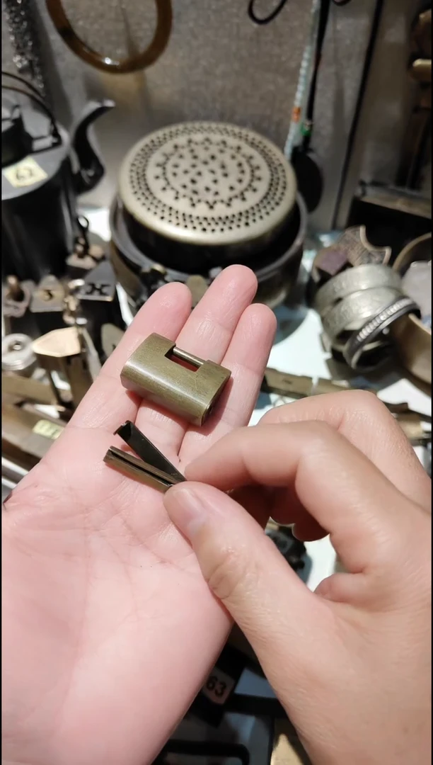 金属古典摆件家居摆件一个