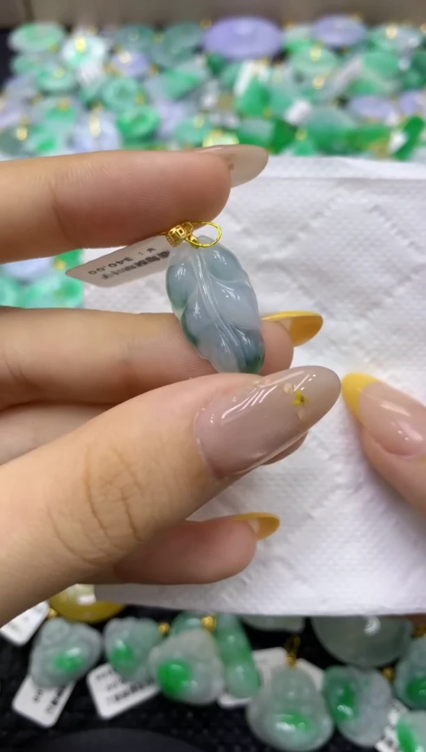 颈饰未镶嵌翡翠天然缅甸翡翠A货