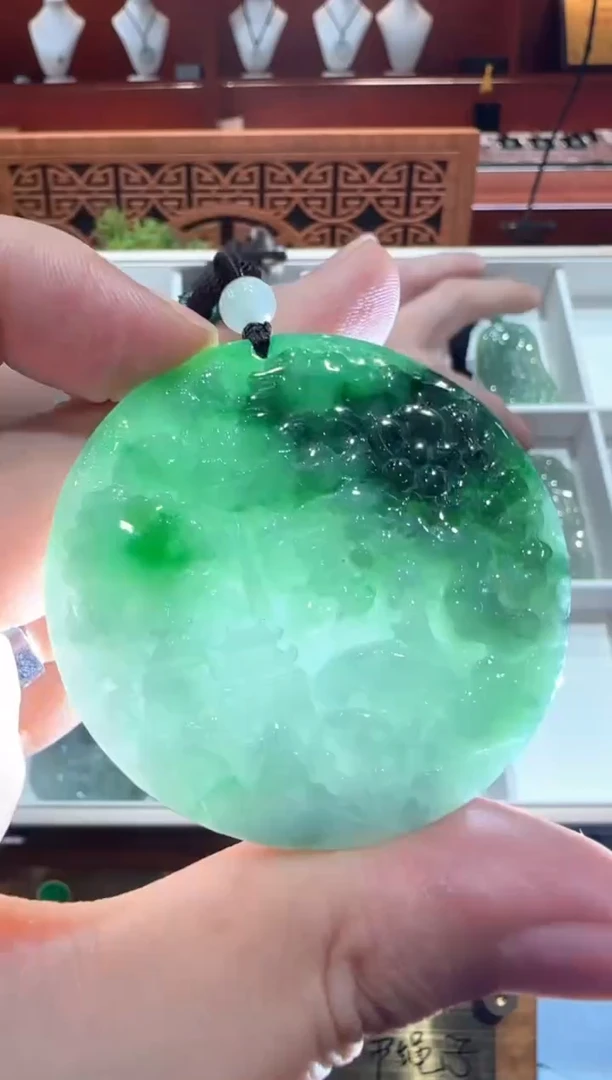 翡翠挂件未镶嵌A货翡翠多样性孤品
