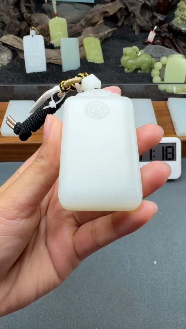 颈饰未镶嵌和田玉1
