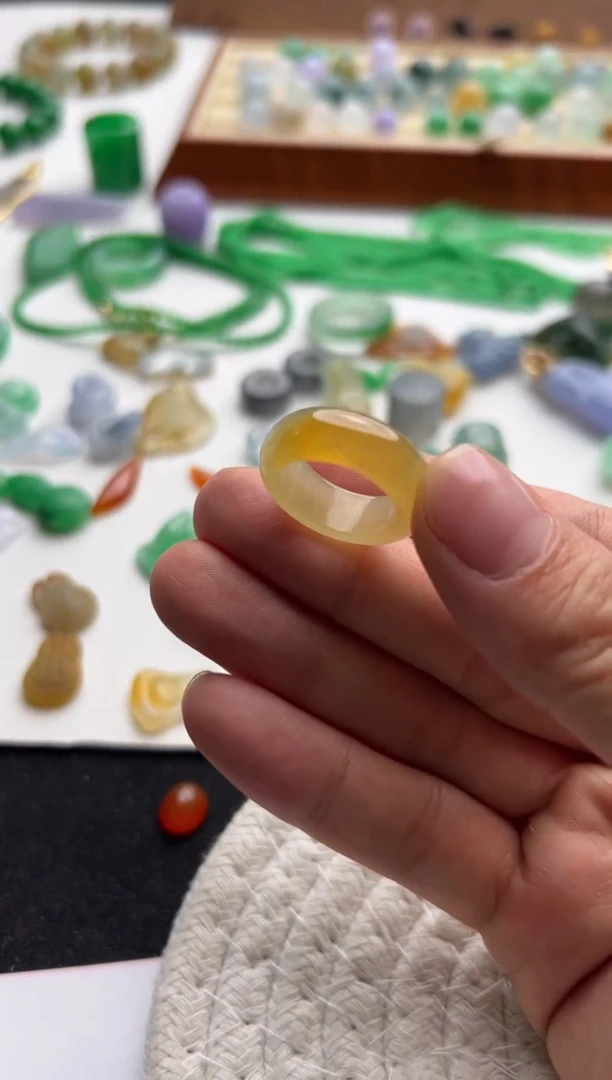 定制翡翠未镶嵌13黄戒圈15800+790-yjf136