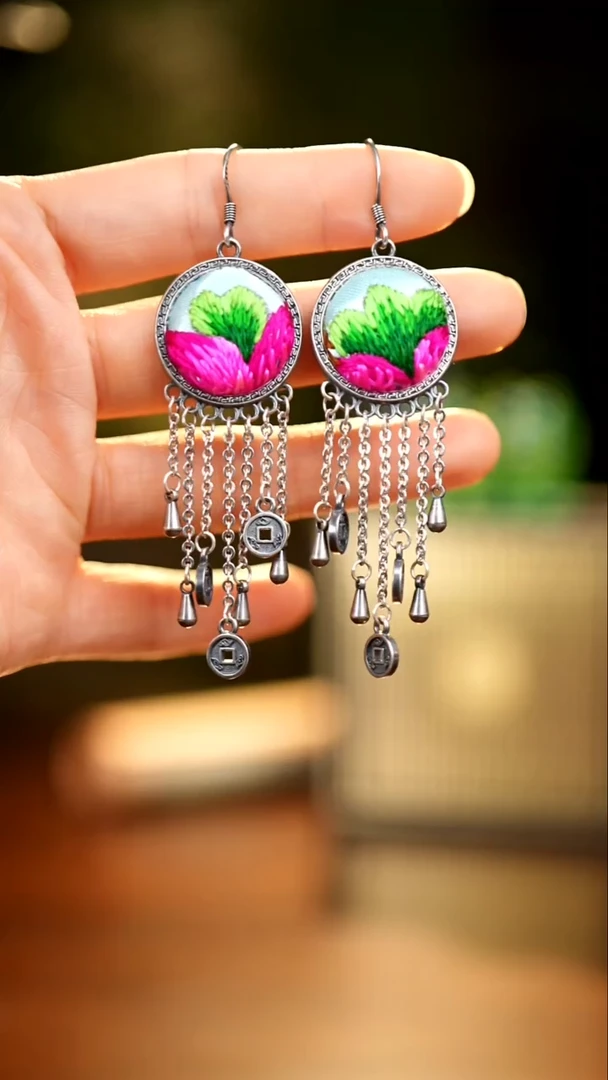 刺绣私人定制苗族手工A71