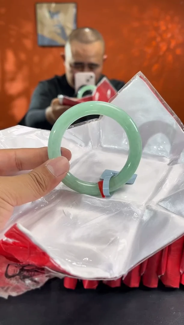 未镶嵌手镯翡翠翡翠手镯 55