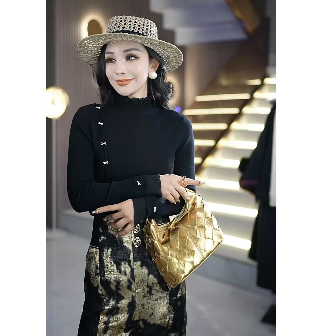 轻奢时尚气质百搭蝴蝶扣木耳边中领女士长袖针织衫毛衣6W+02589y