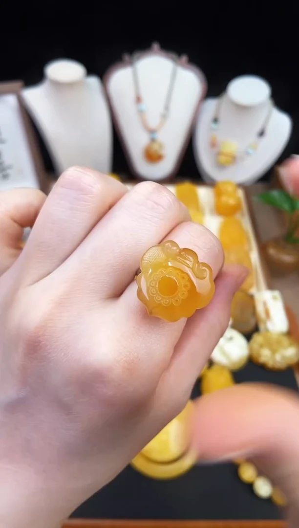 琥珀未镶嵌珠宝奇石柒月