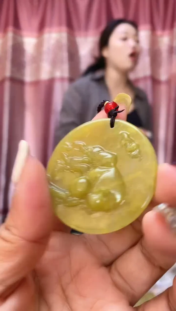 未镶嵌岫玉吊坠