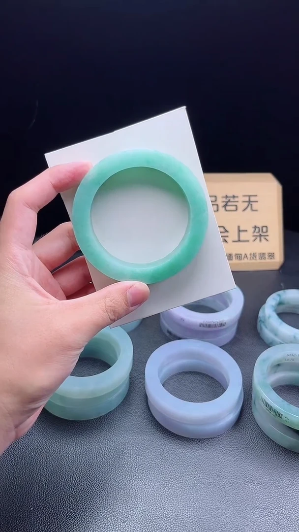 未镶嵌手镯定制翡翠糖*定制
