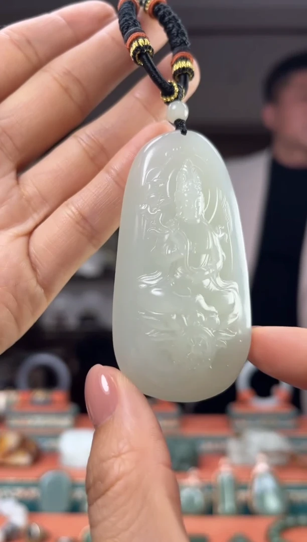 颈饰未镶嵌和田玉佩佩