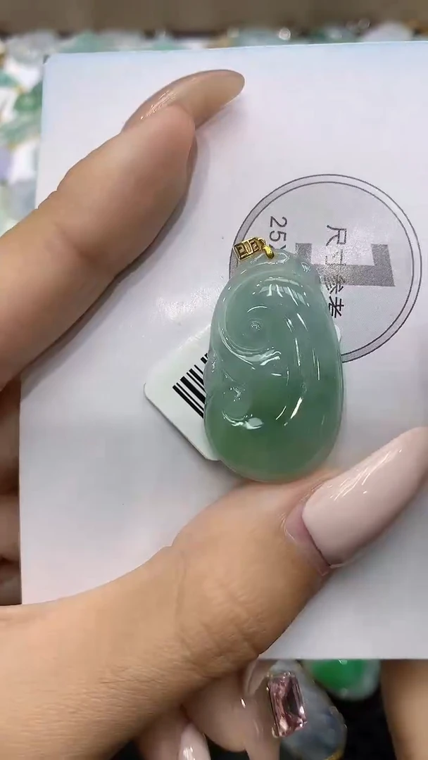 颈饰18K金镶嵌翡翠111111111111