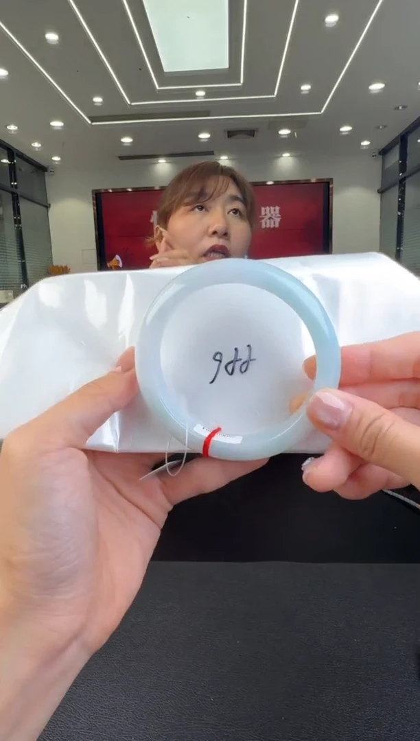 翡翠未镶嵌颈饰手镯62