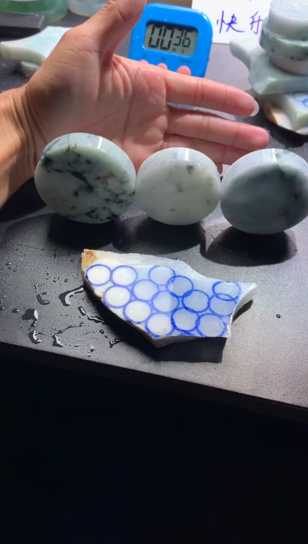 【闪购商品】翡翠挂件未镶嵌边角