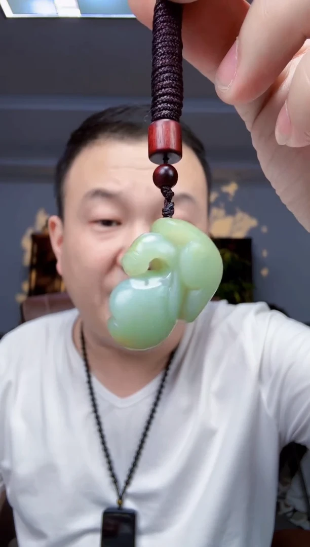 和田玉未镶嵌颈饰1