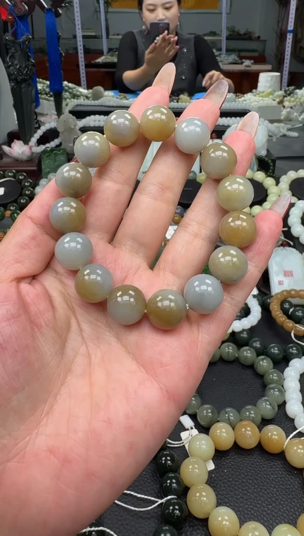 未镶嵌手串和田玉新疆楼兰三色卡14