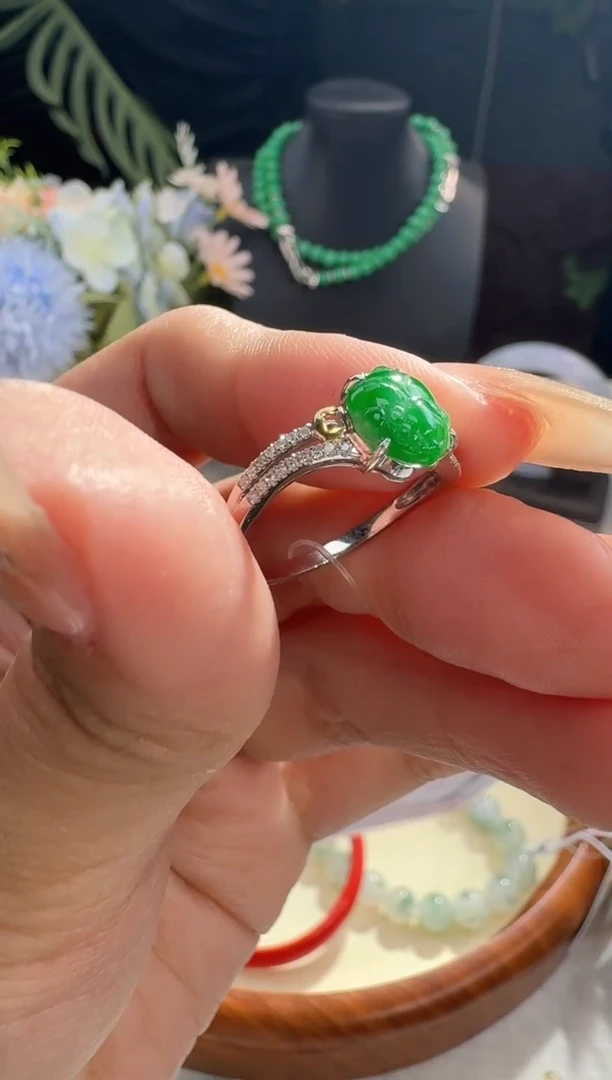 【闪购商品】翡翠戒指18K金镶嵌戒指