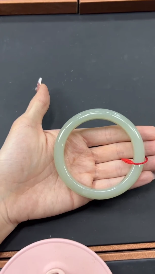 【闪购商品】和田玉手镯未镶嵌且末微色差近矿61+手镯