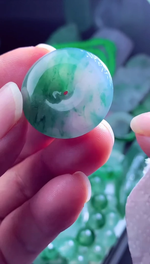 定制翡翠未镶嵌b****?翡翠毛货定制