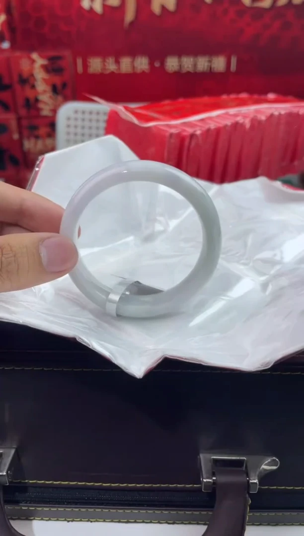 【闪购商品】翡翠手镯未镶嵌3翡翠手镯（微瑕）