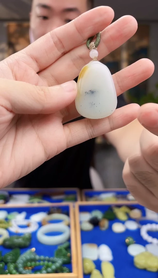 未镶嵌和田玉挂件拍一发一