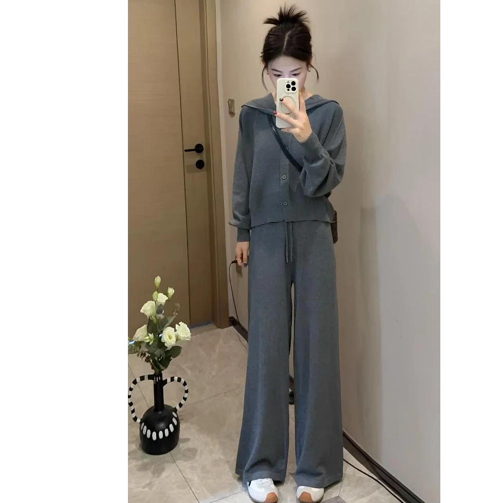 2025早秋新款显瘦气质慵懒风针织套装设计感连帽上衣休闲裤两件套