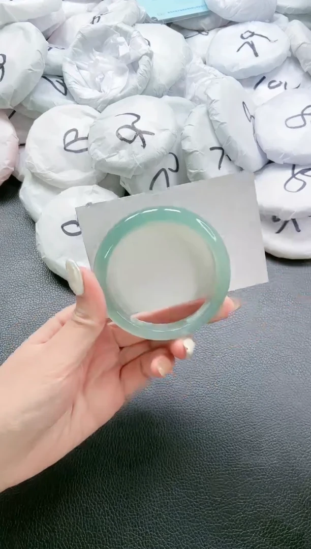 【闪购商品】石英质玉手镯未镶嵌 22L181-56