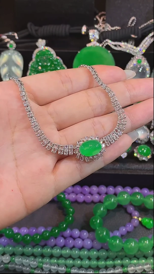 套链18K金镶嵌翡翠项链