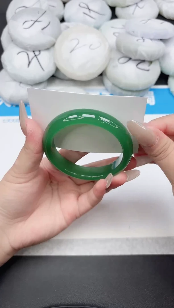 未镶嵌手镯石英质玉236-56.8