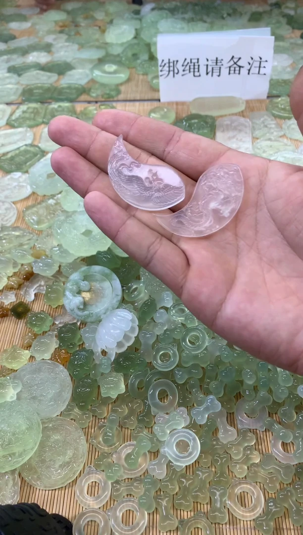 未镶嵌蛇纹石玉颈饰68