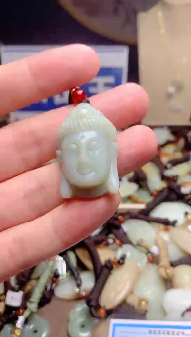 和田玉未镶嵌颈饰1