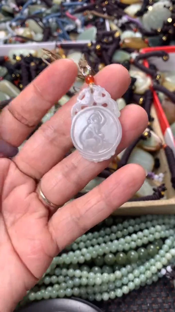 【闪购商品】和田玉颈饰未镶嵌多样性发货没有证书拍一发一有瑕