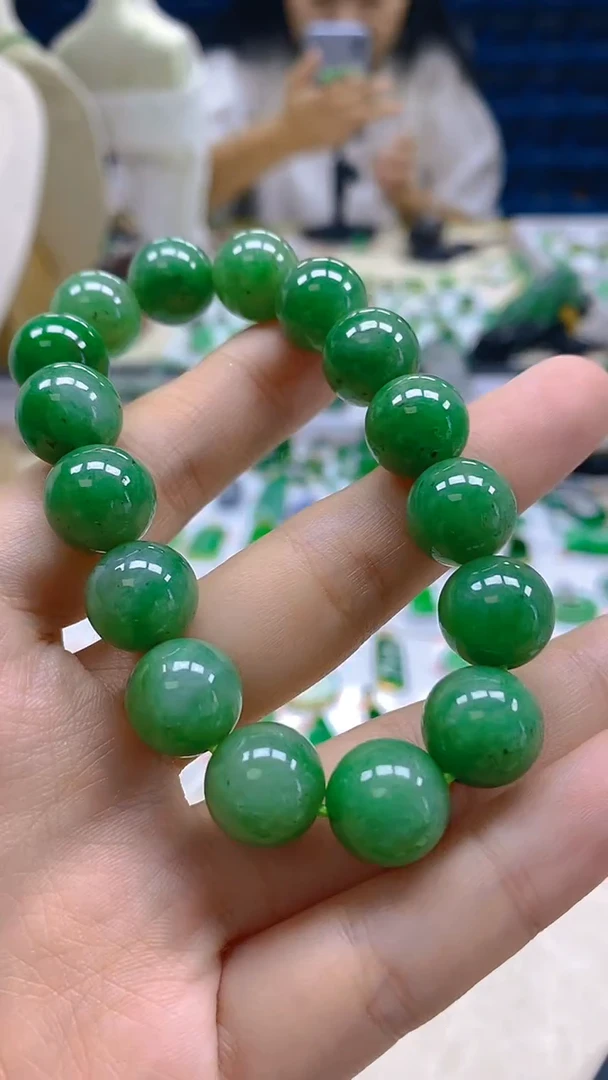 翡翠未镶嵌颈饰新号开播 全场乱卖