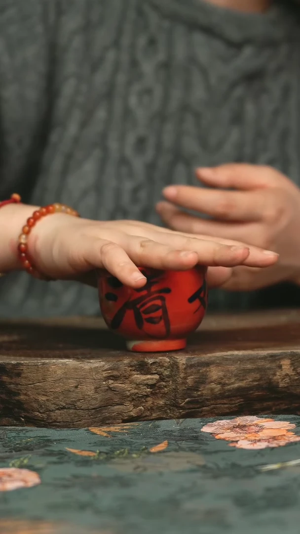 【闪购商品】瓷片釉下彩手工手绘同款陶器