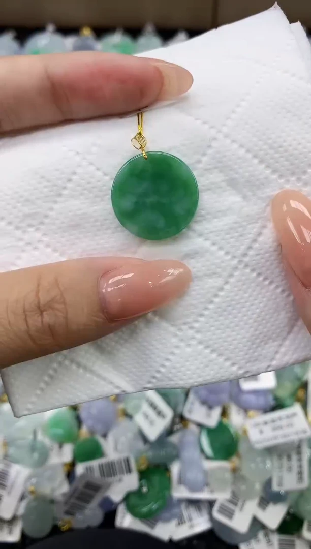 颈饰18K金镶嵌翡翠11111111111