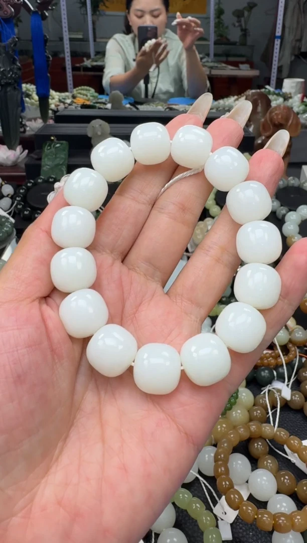 和田玉未镶嵌手链 俄白玉15