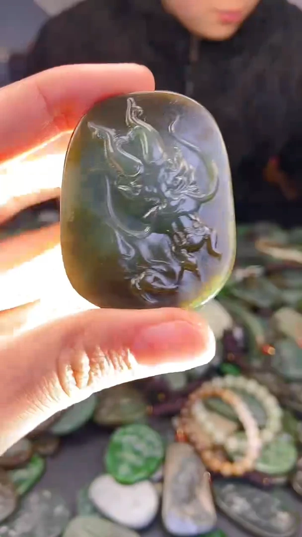 颈饰未镶嵌和田玉1