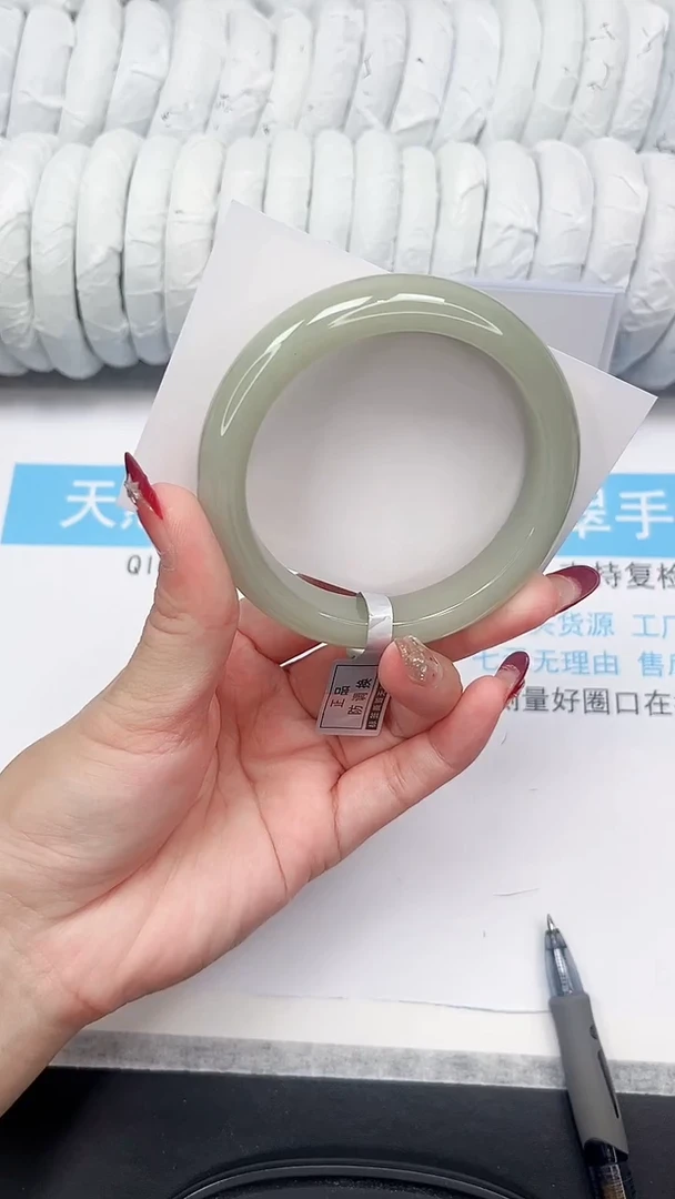 未镶嵌手镯石英质玉114-62.3DK